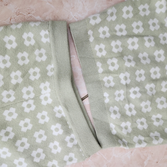 Princess Polly Adora Set Sage Bellbotton Flower Crop Top Set Matching - Picture 4 of 7